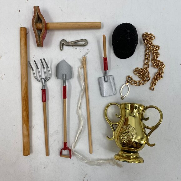 Breyer Brown Vintage Horse Barn Playset | Includes Dolls & Accessories - Picture 5 of 11